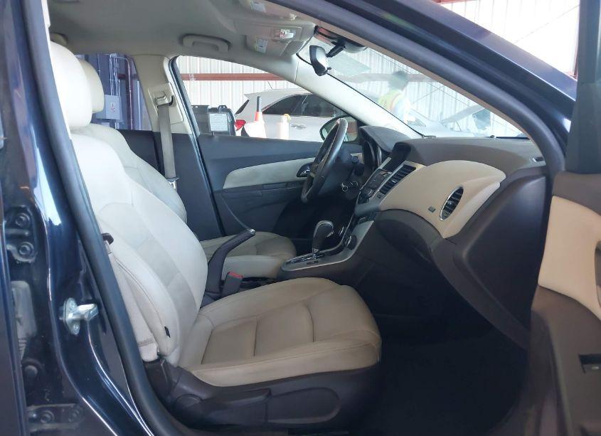 Photo 5 of 2014 Chevrolet Cruze 2LT AUTO (VIN 1G1PE5SBXE7376210)