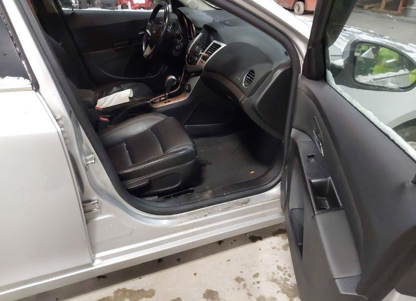 Photo 5 of 2014 Chevrolet Cruze 2LT AUTO (VIN 1G1PE5SBXE7387823)