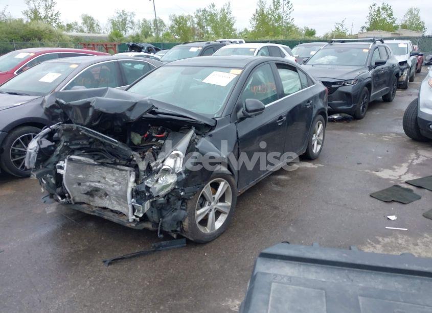 Photo 2 of 2014 Chevrolet Cruze 2LT AUTO (VIN 1G1PE5SBXE7480311)