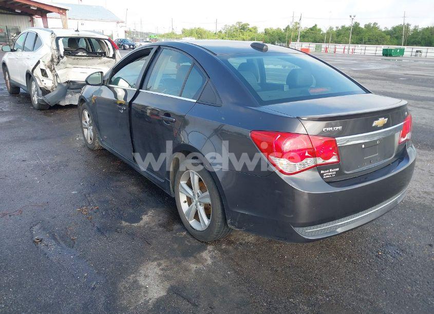 Photo 3 of 2015 Chevrolet Cruze 2LT AUTO (VIN 1G1PE5SBXF7111188)