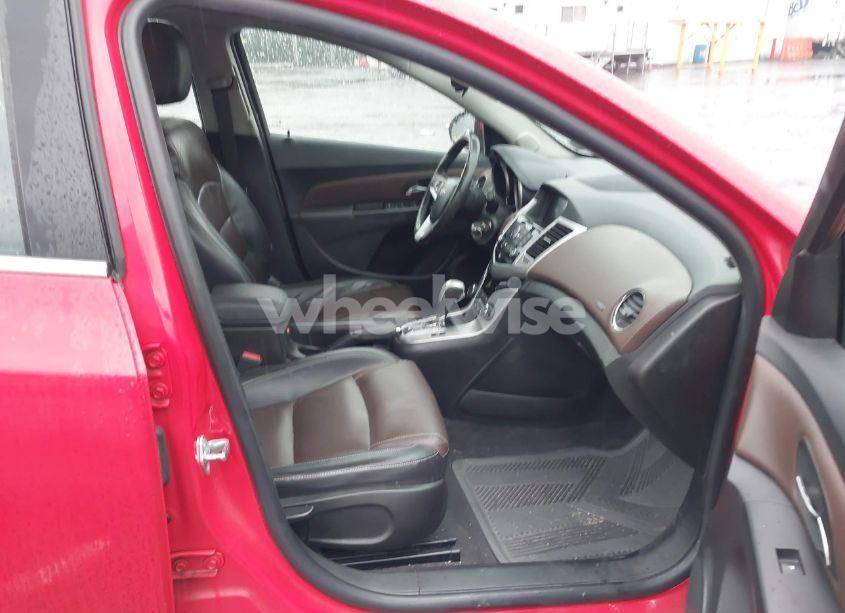 Photo 5 of 2015 Chevrolet Cruze 2LT AUTO (VIN 1G1PE5SBXF7254724)