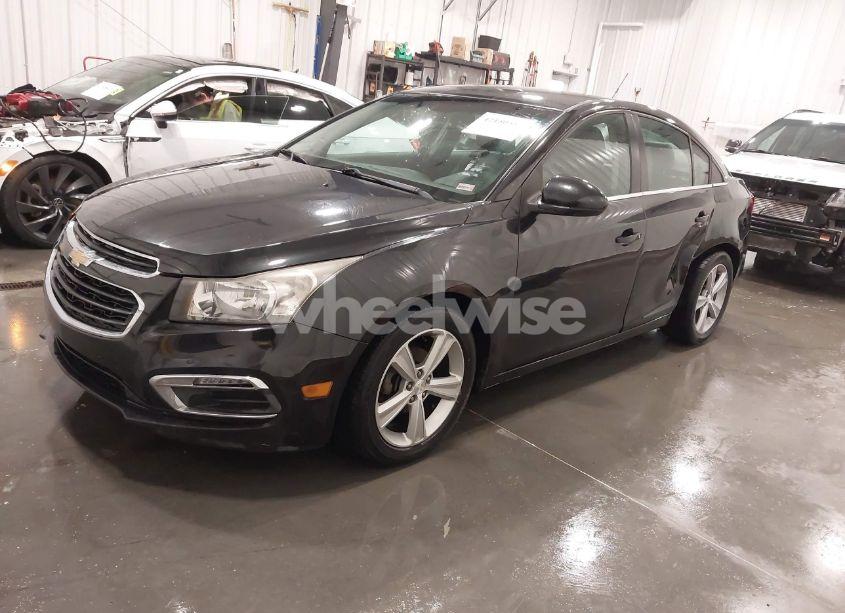 Photo 2 of 2015 Chevrolet Cruze 2LT AUTO (VIN 1G1PE5SBXF7293958)