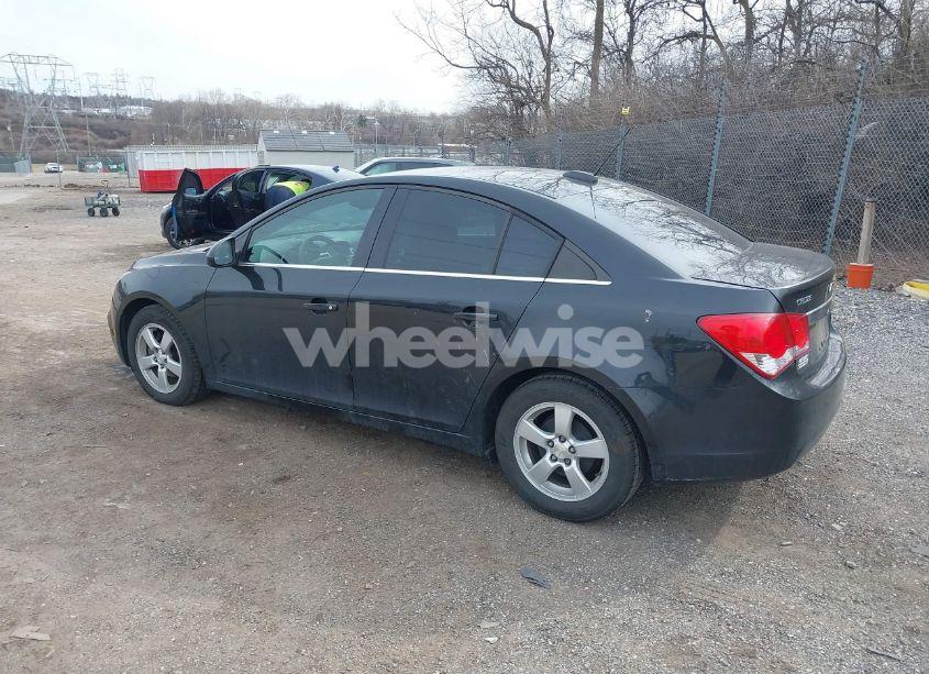 Photo 3 of 2016 Chevrolet Cruze LIMITED 1LT AUTO (VIN 1G1PE5SBXG7130941)