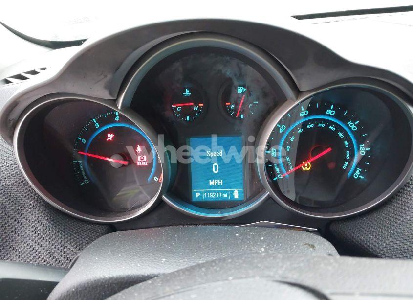 Photo 7 of 2012 Chevrolet Cruze LT (VIN 1G1PE5SC2C7102070)