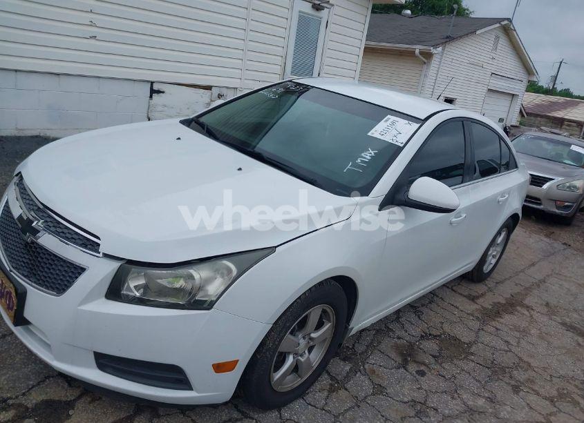 Photo 2 of 2012 Chevrolet Cruze LT (VIN 1G1PE5SC9C7106441)