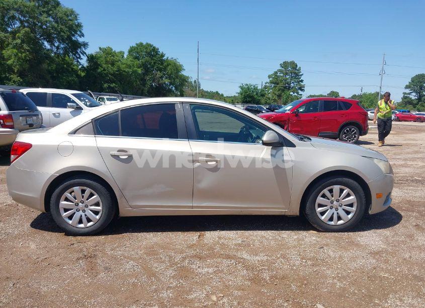 Photo 6 of 2011 Chevrolet Cruze 1LT (VIN 1G1PF5S92B7222130)