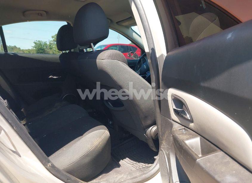 Photo 8 of 2011 Chevrolet Cruze 1LT (VIN 1G1PF5S92B7222130)