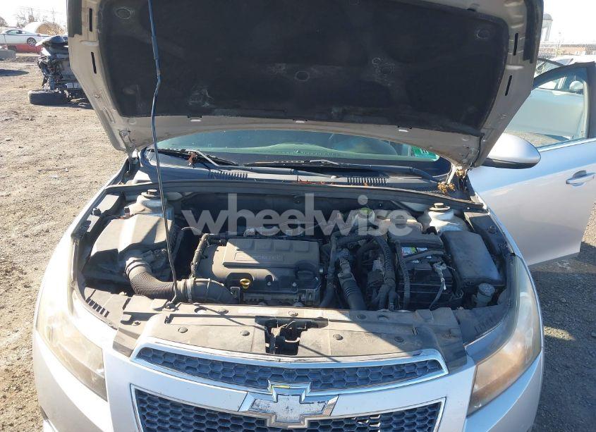 Photo 10 of 2011 Chevrolet Cruze 1LT (VIN 1G1PF5S93B7120898)