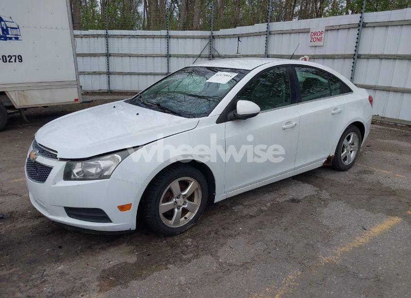 Photo 2 of 2011 Chevrolet Cruze 1LT (VIN 1G1PF5S95B7122555)