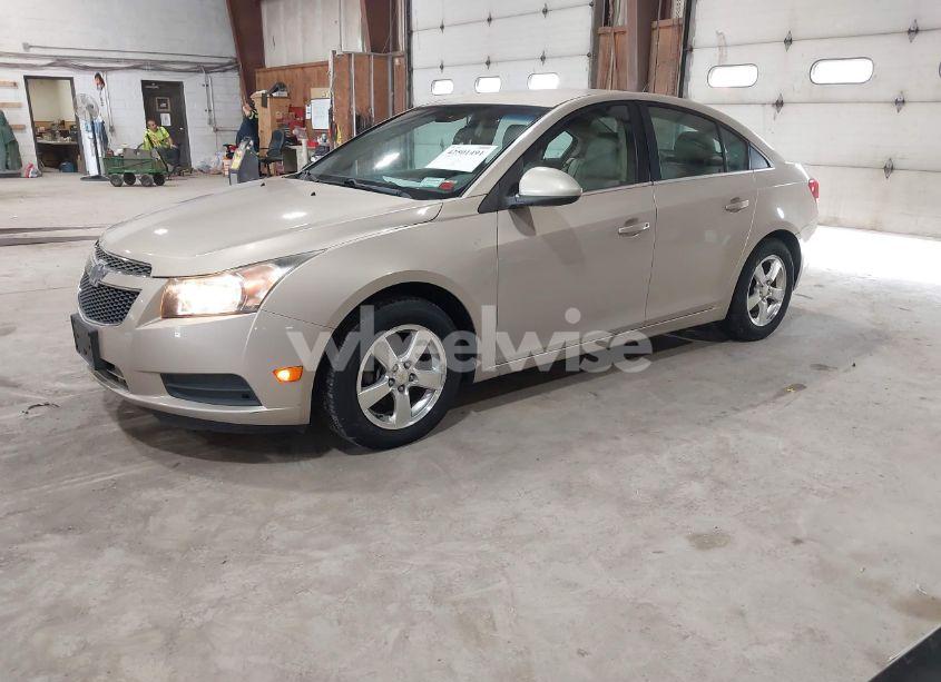 Photo 2 of 2011 Chevrolet Cruze 2LT (VIN 1G1PG5S90B7111024)