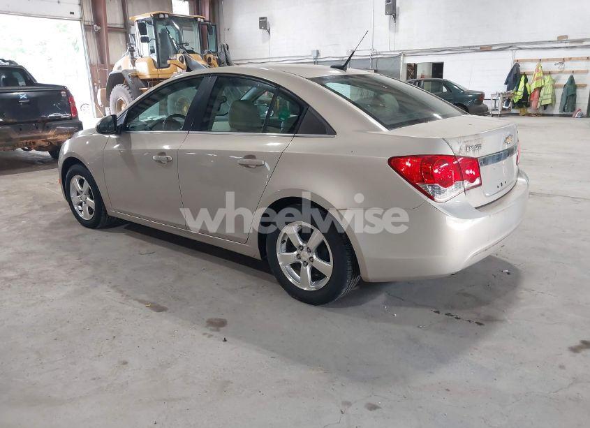 Photo 3 of 2011 Chevrolet Cruze 2LT (VIN 1G1PG5S90B7111024)