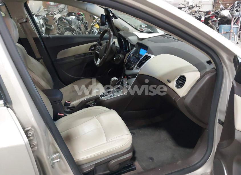 Photo 5 of 2011 Chevrolet Cruze 2LT (VIN 1G1PG5S90B7111024)