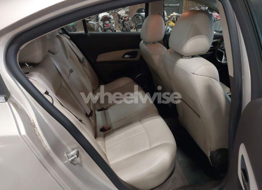 Photo 8 of 2011 Chevrolet Cruze 2LT (VIN 1G1PG5S90B7111024)