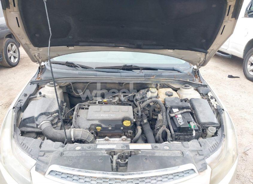 Photo 10 of 2011 Chevrolet Cruze 2LT (VIN 1G1PG5S90B7273221)