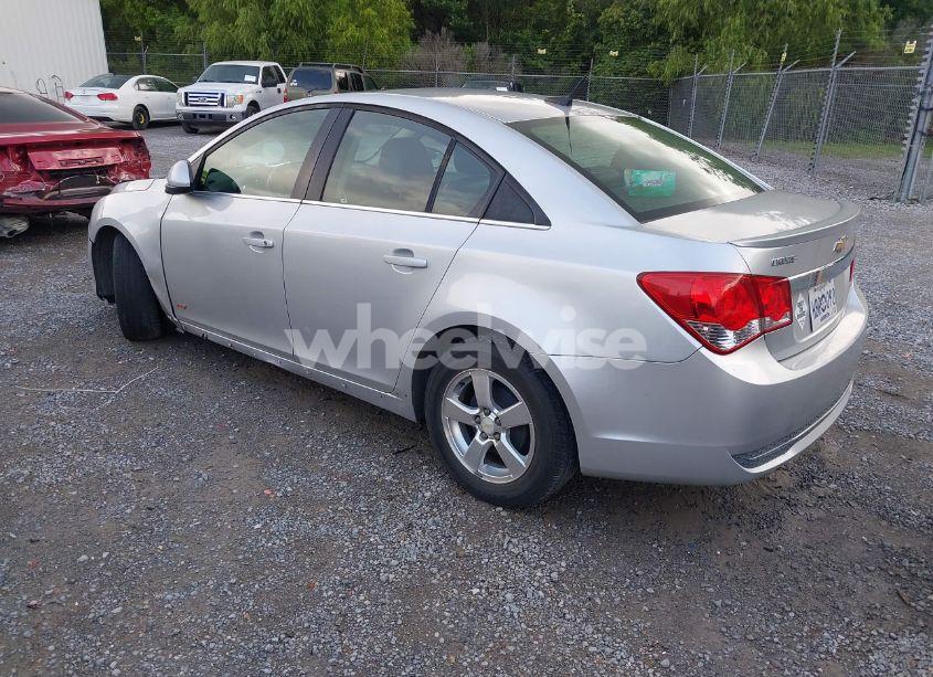 Photo 3 of 2011 Chevrolet Cruze 2LT (VIN 1G1PG5S92B7227941)