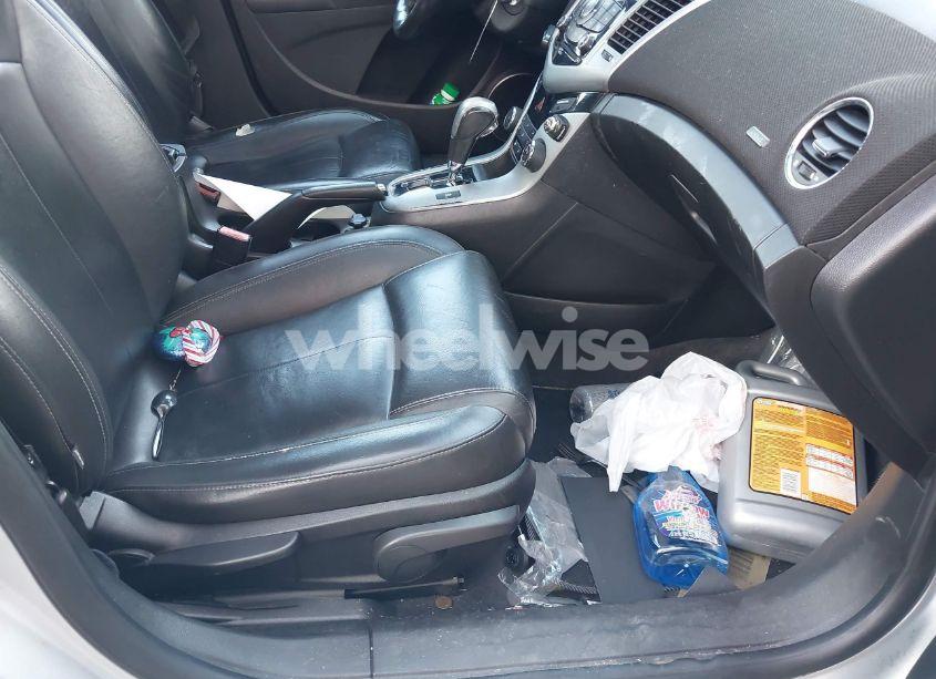 Photo 5 of 2011 Chevrolet Cruze 2LT (VIN 1G1PG5S92B7227941)