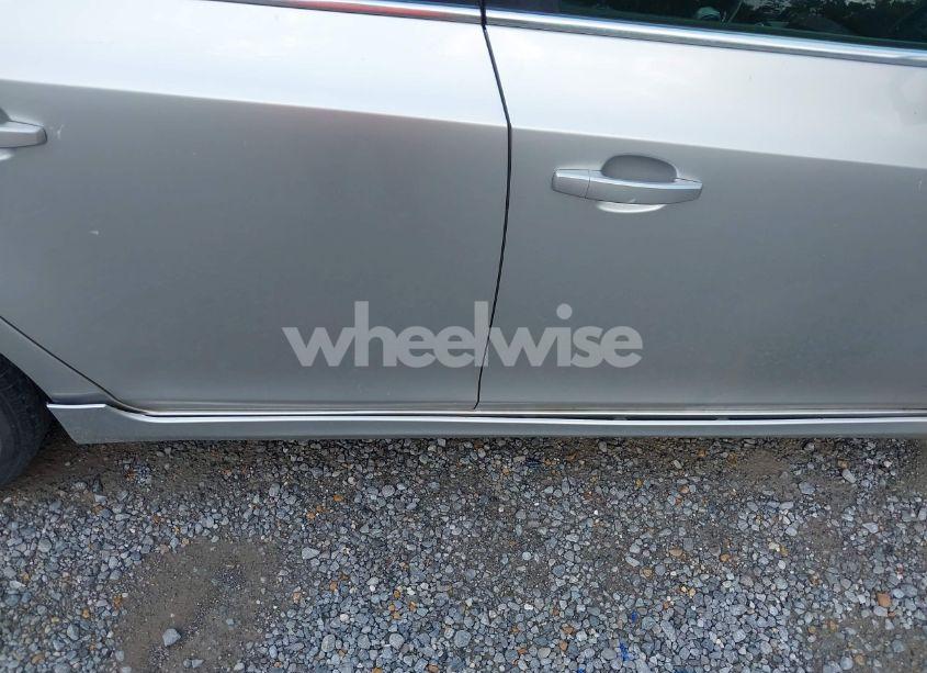 Photo 6 of 2011 Chevrolet Cruze 2LT (VIN 1G1PG5S92B7227941)