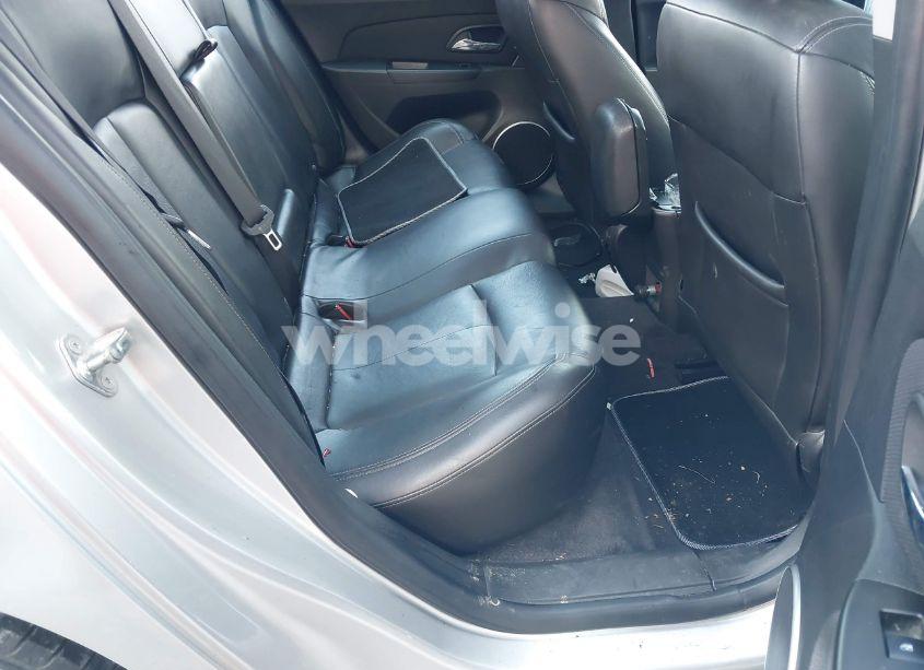 Photo 8 of 2011 Chevrolet Cruze 2LT (VIN 1G1PG5S92B7227941)