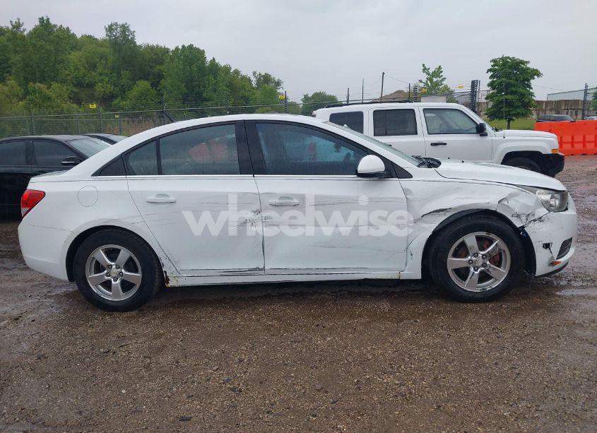 Photo 13 of 2011 Chevrolet Cruze 2LT (VIN 1G1PG5S94B7141482)