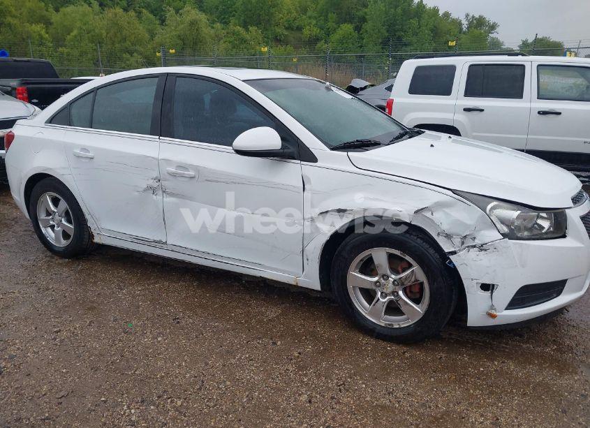 Photo 6 of 2011 Chevrolet Cruze 2LT (VIN 1G1PG5S94B7141482)