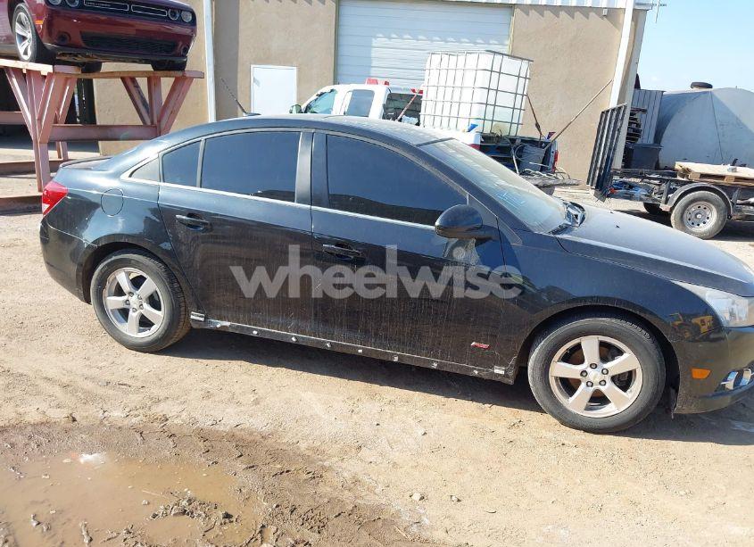 Photo 13 of 2011 Chevrolet Cruze 2LT (VIN 1G1PG5S95B7175110)