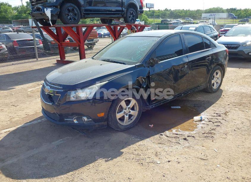 Photo 2 of 2011 Chevrolet Cruze 2LT (VIN 1G1PG5S95B7175110)