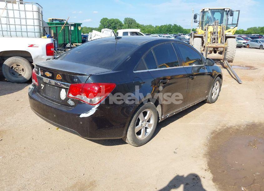 Photo 4 of 2011 Chevrolet Cruze 2LT (VIN 1G1PG5S95B7175110)