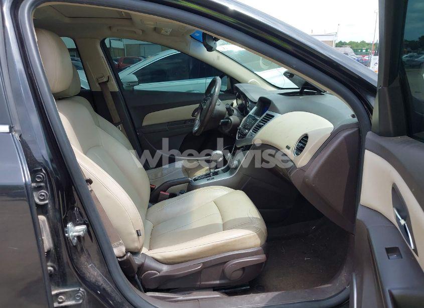 Photo 5 of 2011 Chevrolet Cruze 2LT (VIN 1G1PG5S95B7175110)