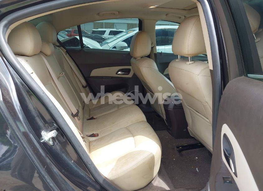 Photo 8 of 2011 Chevrolet Cruze 2LT (VIN 1G1PG5S95B7175110)