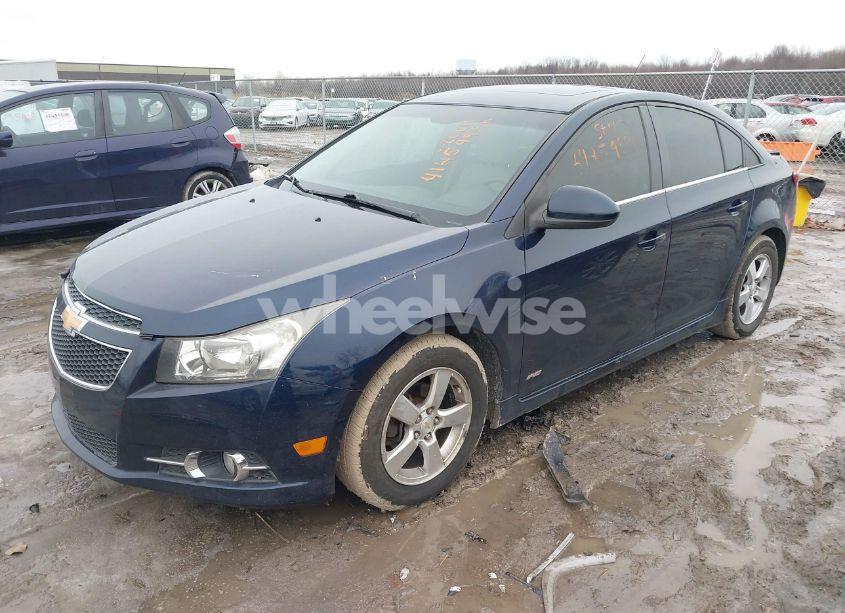Photo 2 of 2011 Chevrolet Cruze 2LT (VIN 1G1PG5S96B7234441)
