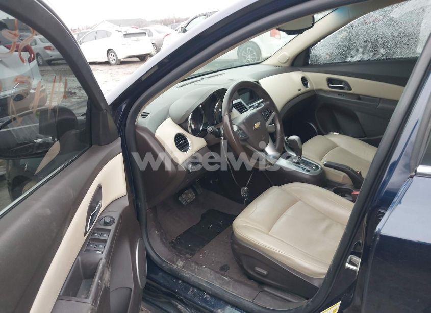 Photo 5 of 2011 Chevrolet Cruze 2LT (VIN 1G1PG5S96B7234441)