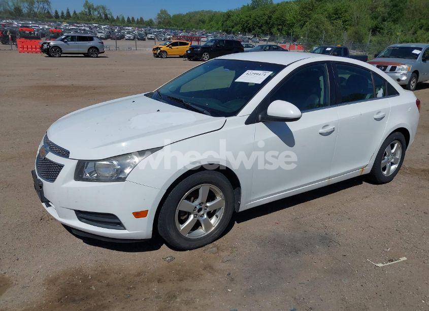 Photo 2 of 2011 Chevrolet Cruze 2LT (VIN 1G1PG5S98B7232853)