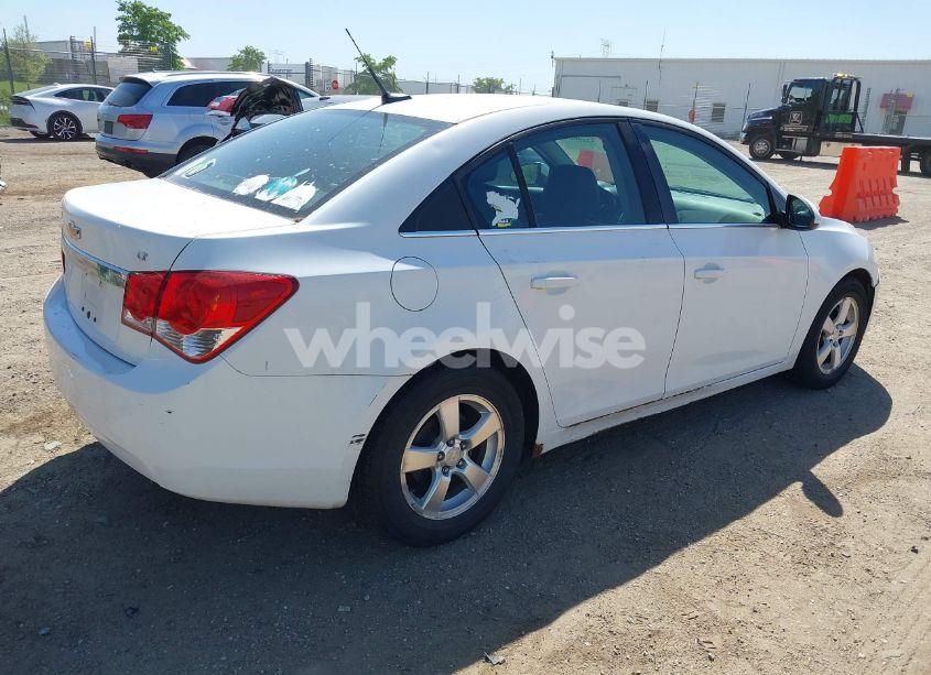 Photo 4 of 2011 Chevrolet Cruze 2LT (VIN 1G1PG5S98B7232853)