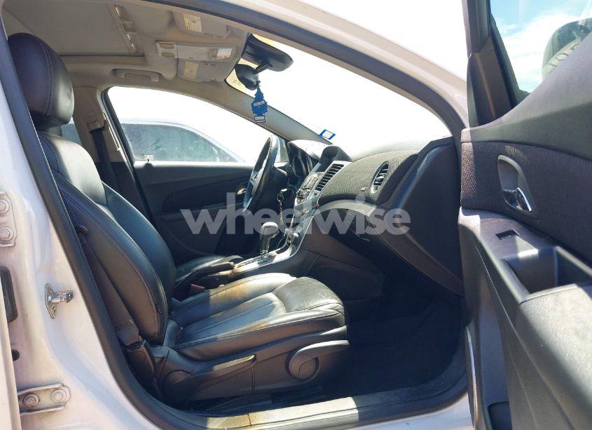 Photo 5 of 2011 Chevrolet Cruze 2LT (VIN 1G1PG5S99B7147603)