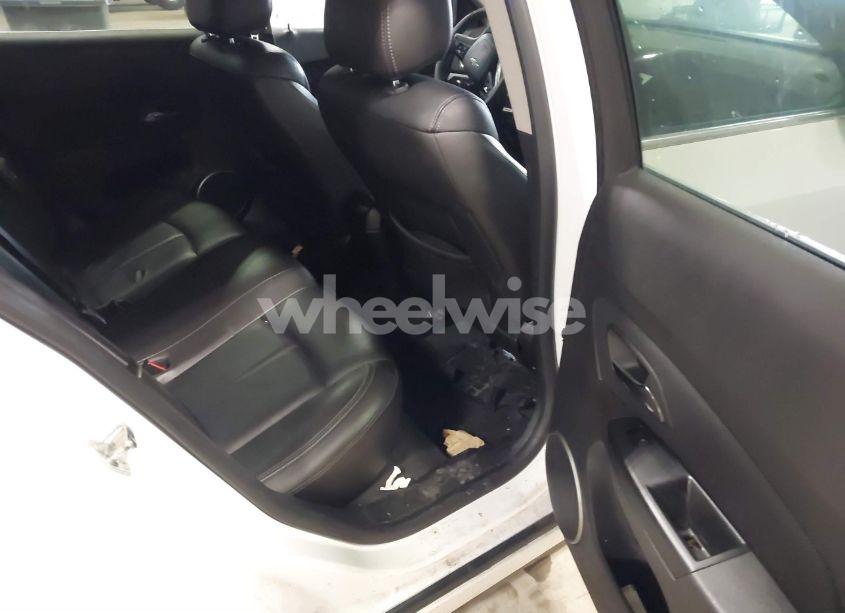 Photo 8 of 2011 Chevrolet Cruze 2LT (VIN 1G1PG5S99B7202485)