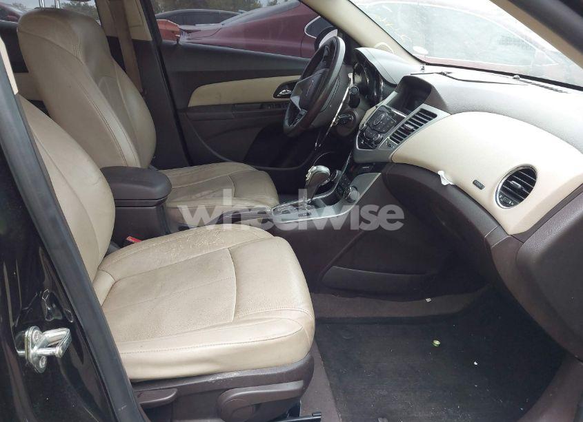 Photo 5 of 2011 Chevrolet Cruze 2LT (VIN 1G1PG5S99B7246731)