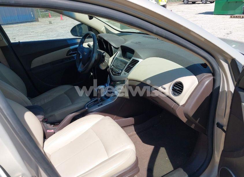 Photo 5 of 2011 Chevrolet Cruze 2LT (VIN 1G1PG5S9XB7195806)