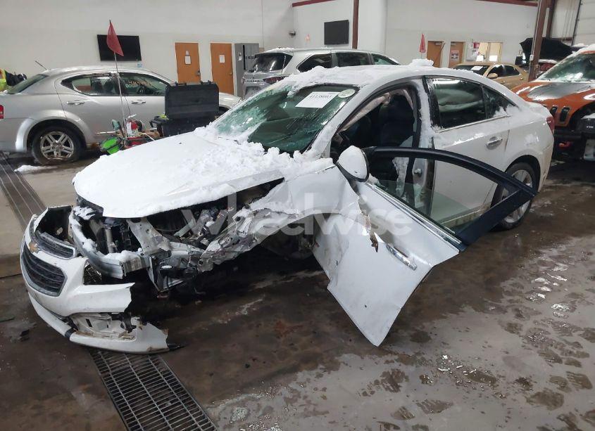 Photo 2 of 2015 Chevrolet Cruze LTZ (VIN 1G1PG5SB0F7108410)