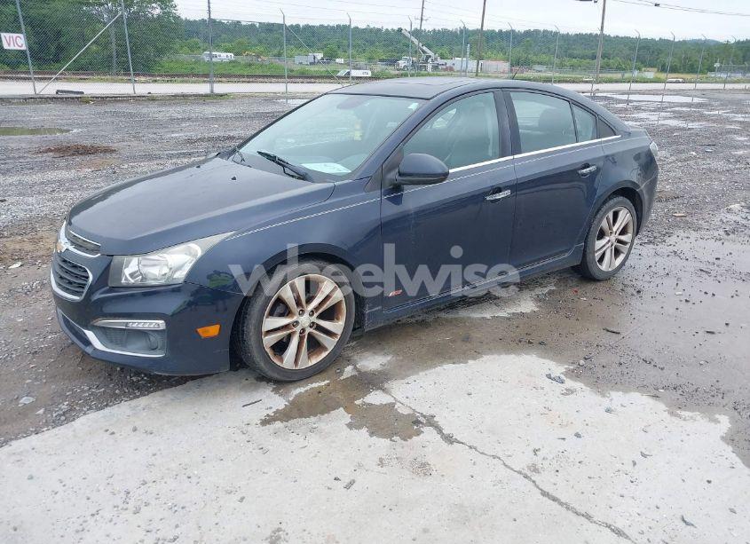Photo 2 of 2015 Chevrolet Cruze LTZ (VIN 1G1PG5SB0F7121741)