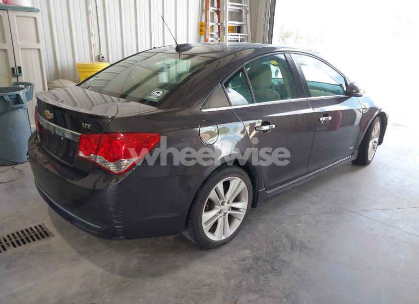 Photo 4 of 2015 Chevrolet Cruze LTZ (VIN 1G1PG5SB1F7211612)