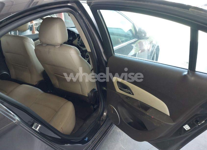 Photo 8 of 2015 Chevrolet Cruze LTZ (VIN 1G1PG5SB1F7211612)