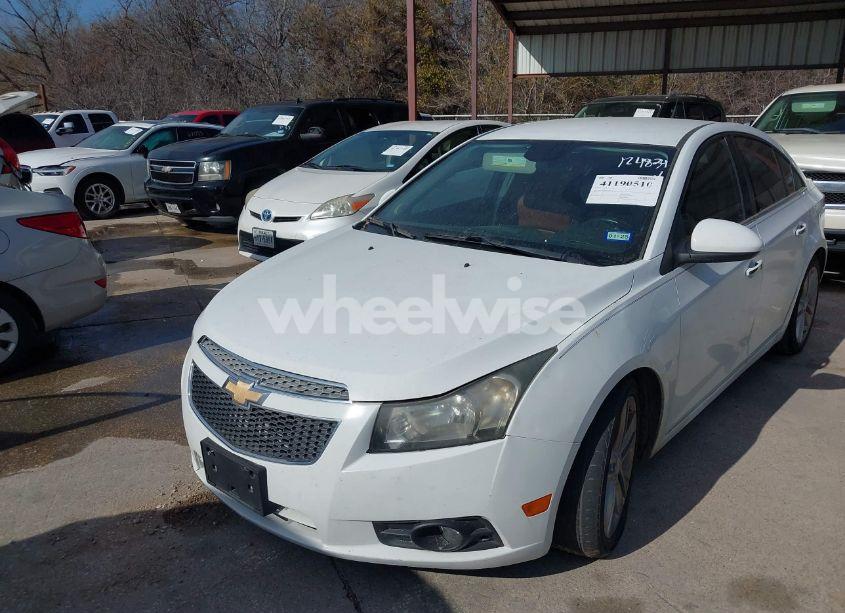 Photo 2 of 2014 Chevrolet Cruze LTZ (VIN 1G1PG5SB2E7124834)