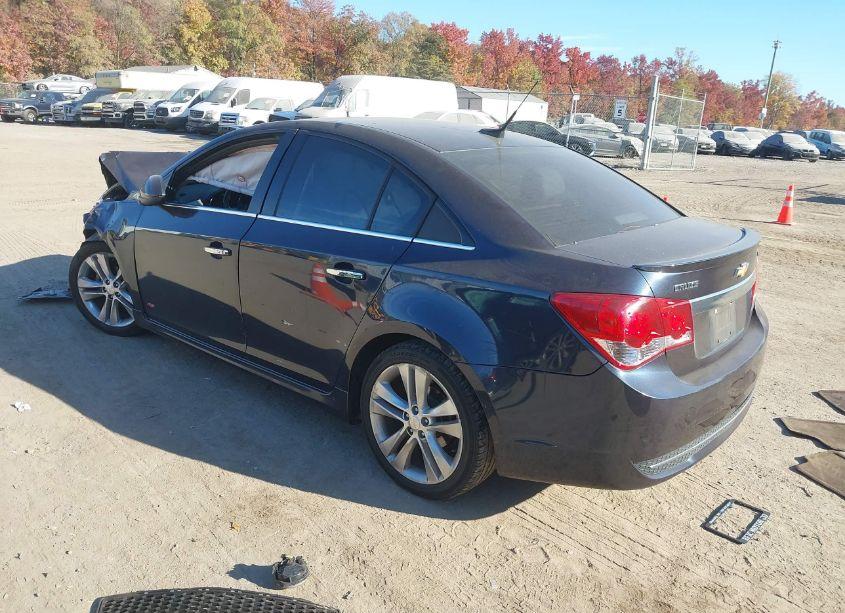 Photo 3 of 2014 Chevrolet Cruze LTZ (VIN 1G1PG5SB2E7147577)