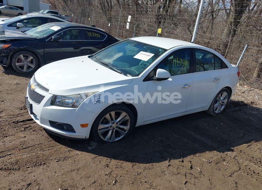 Photo 2 of 2014 Chevrolet Cruze LTZ (VIN 1G1PG5SB2E7300023)