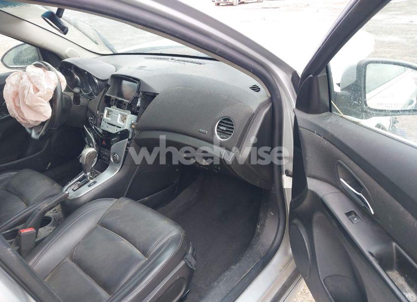 Photo 5 of 2014 Chevrolet Cruze LTZ (VIN 1G1PG5SB2E7386398)