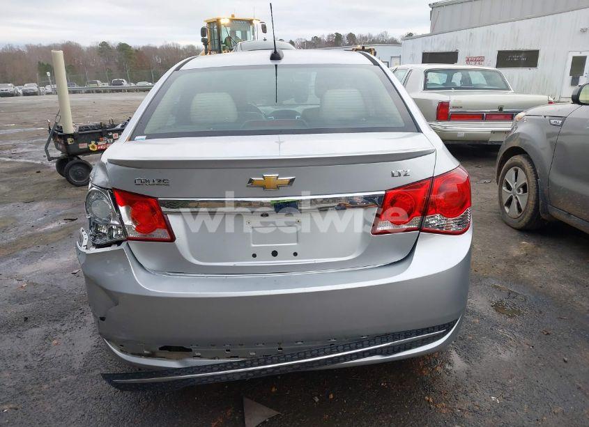 Photo 16 of 2015 Chevrolet Cruze LTZ (VIN 1G1PG5SB2F7209299)