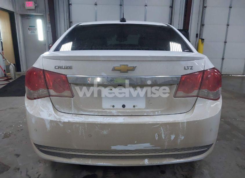 Photo 16 of 2015 Chevrolet Cruze LTZ (VIN 1G1PG5SB2F7240987)