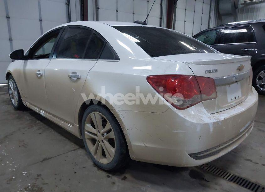 Photo 3 of 2015 Chevrolet Cruze LTZ (VIN 1G1PG5SB2F7240987)