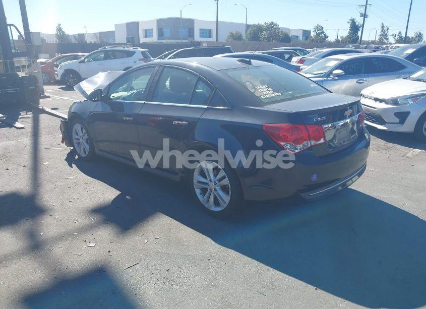 Photo 3 of 2015 Chevrolet Cruze LTZ (VIN 1G1PG5SB2F7253478)