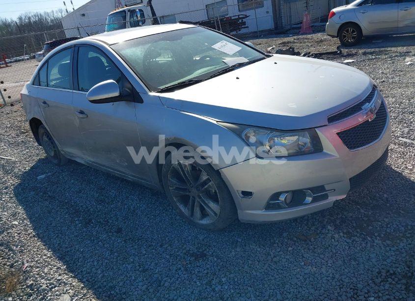 2014 Chevrolet Cruze LTZ (VIN 1G1PG5SB3E7371022) main photo